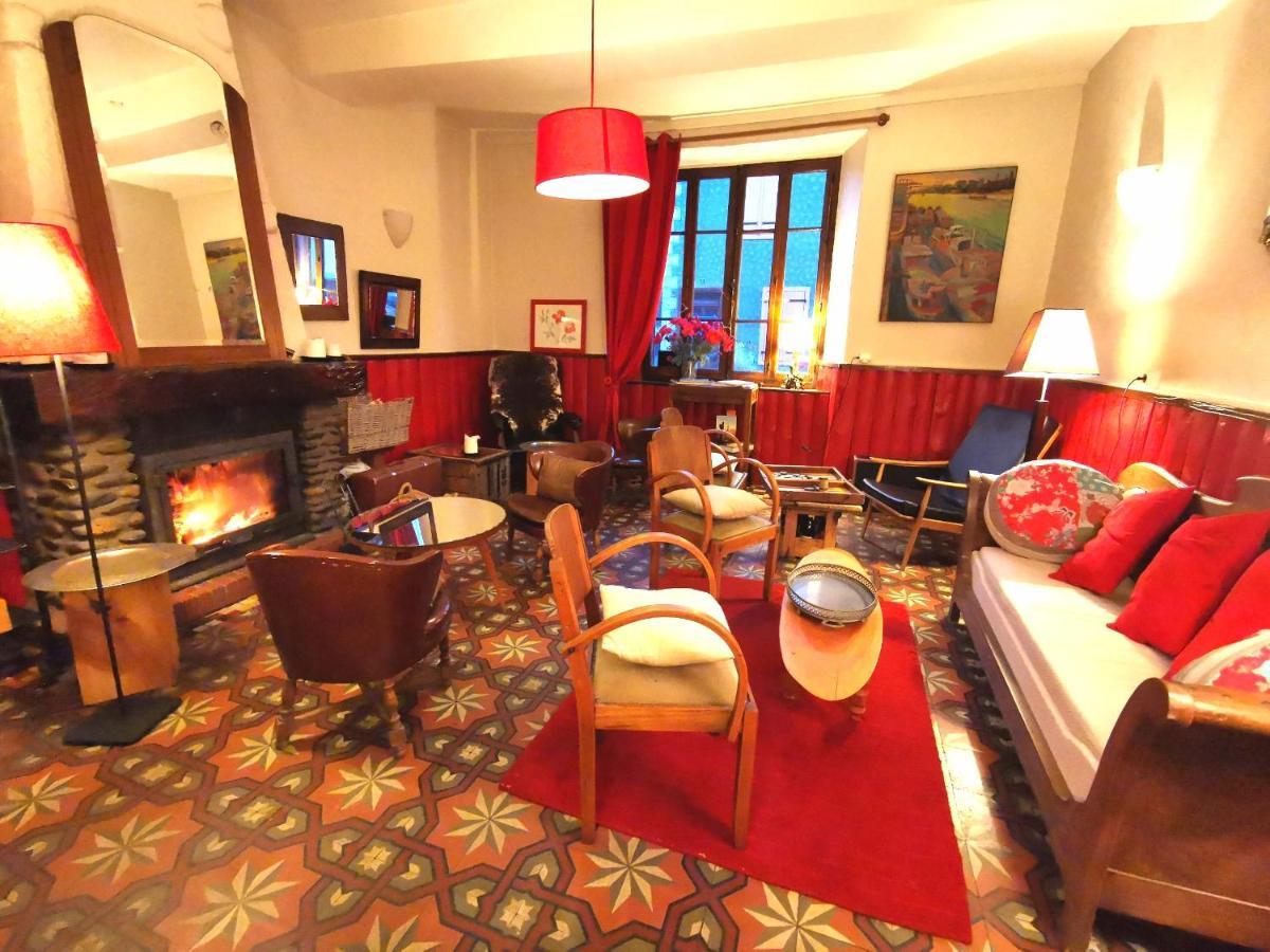 Logis Hotel Restaurant La Barguillere Saint-Pierre-de-Riviere Bagian luar foto