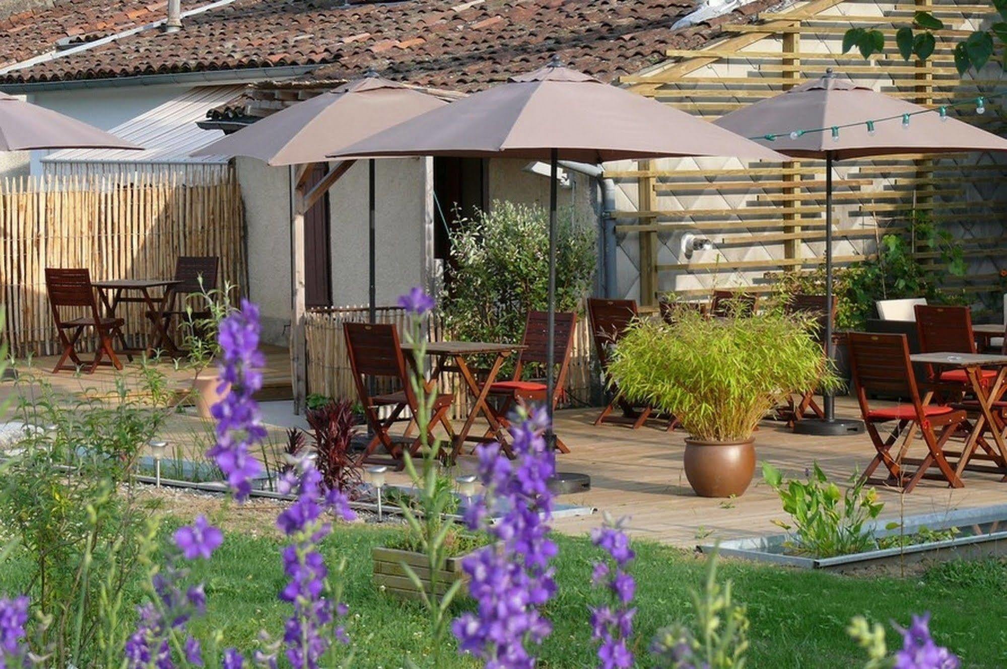 Logis Hotel Restaurant La Barguillere Saint-Pierre-de-Riviere Bagian luar foto