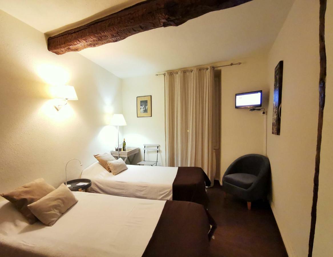 Logis Hotel Restaurant La Barguillere Saint-Pierre-de-Riviere Bagian luar foto