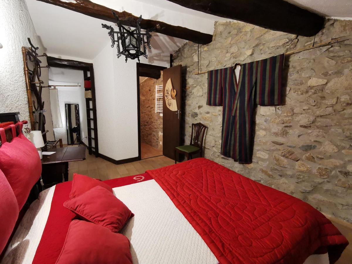 Logis Hotel Restaurant La Barguillere Saint-Pierre-de-Riviere Bagian luar foto