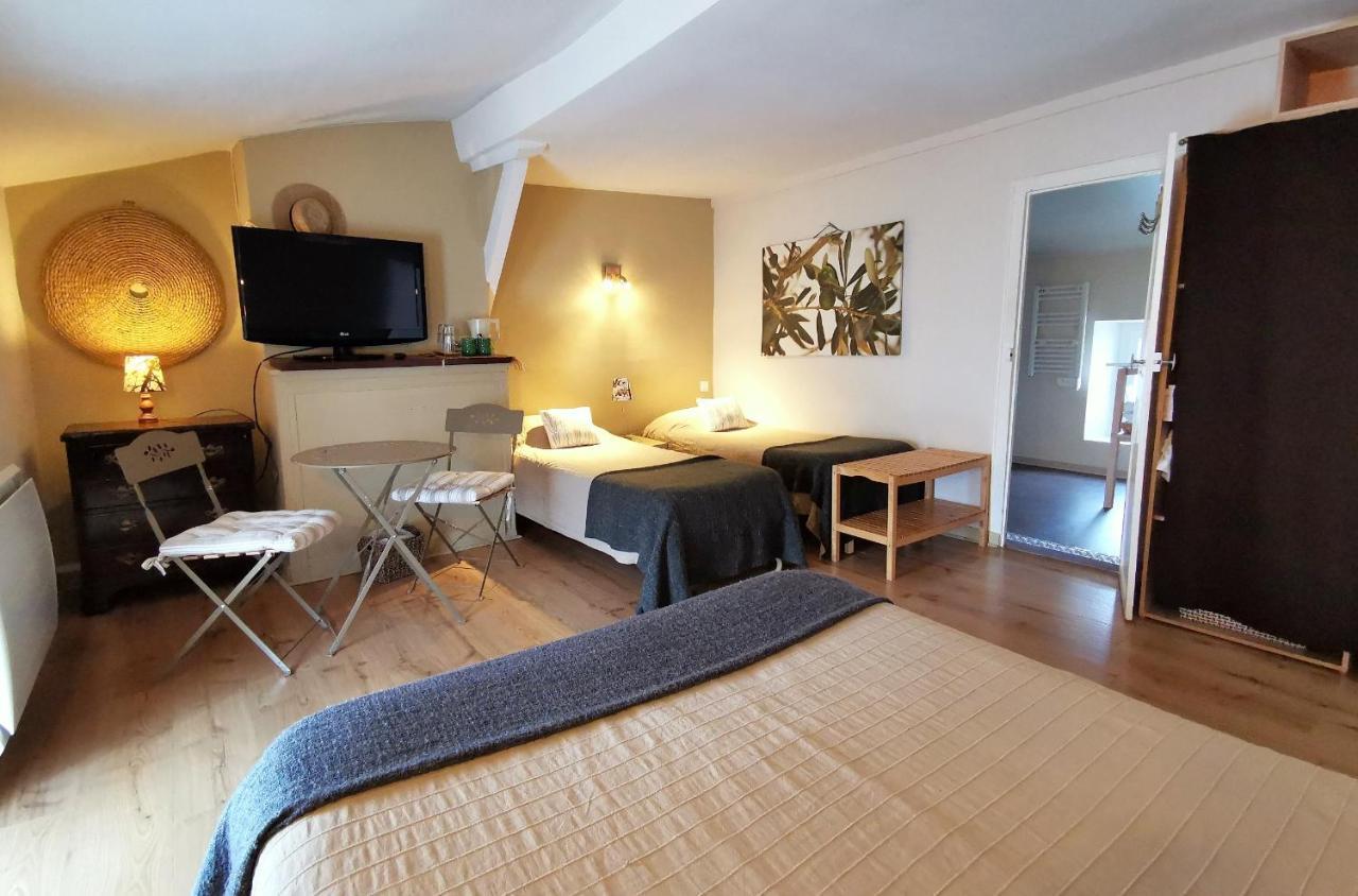Logis Hotel Restaurant La Barguillere Saint-Pierre-de-Riviere Bagian luar foto